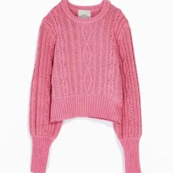 Urban Outfitters Pink Chloe Cable Knit Sweater Sz SP seen on The Series Trinkets - Picture 2 of 12